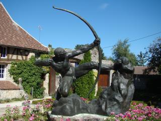 Sculpture en bronze d'Heraklès Archer 1909