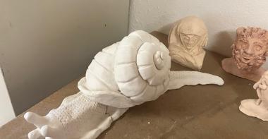 escargot géant en argile blanche